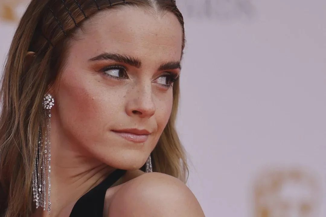 ogkwn9kX Emma Watson's face is so attractive that I had such an intense emmagasm that it made me tremble 06.jpg